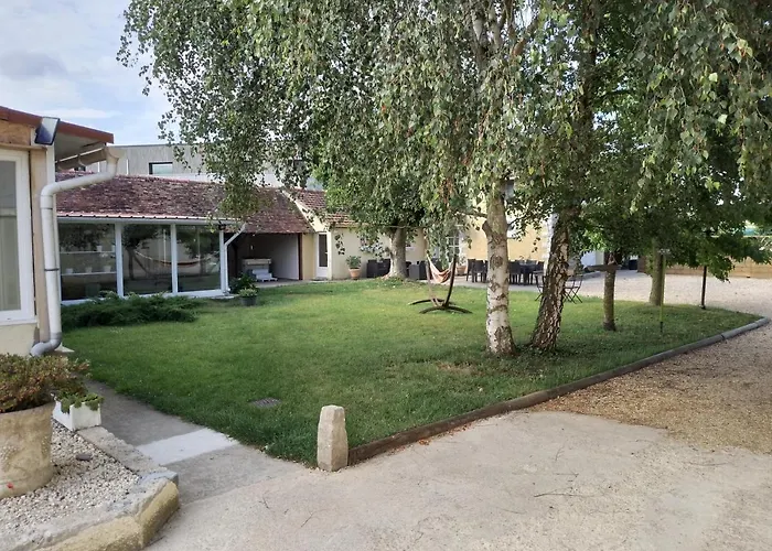 Au Bord de L'Eau